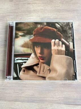 Taylor Swift RED (Taylor’s Version) CD with Picture Booklet slightly flawed case
